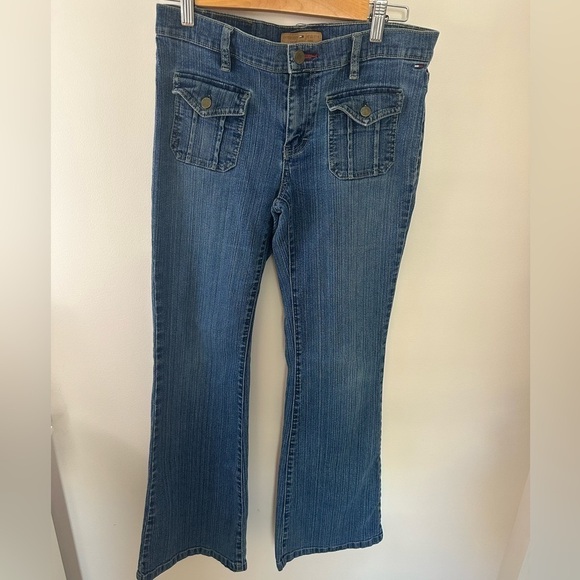 Vintage Y2K Tommy Hilfiger Flare Denim Jeans low rise iconic! 2005 junior pocket - Picture 3 of 9